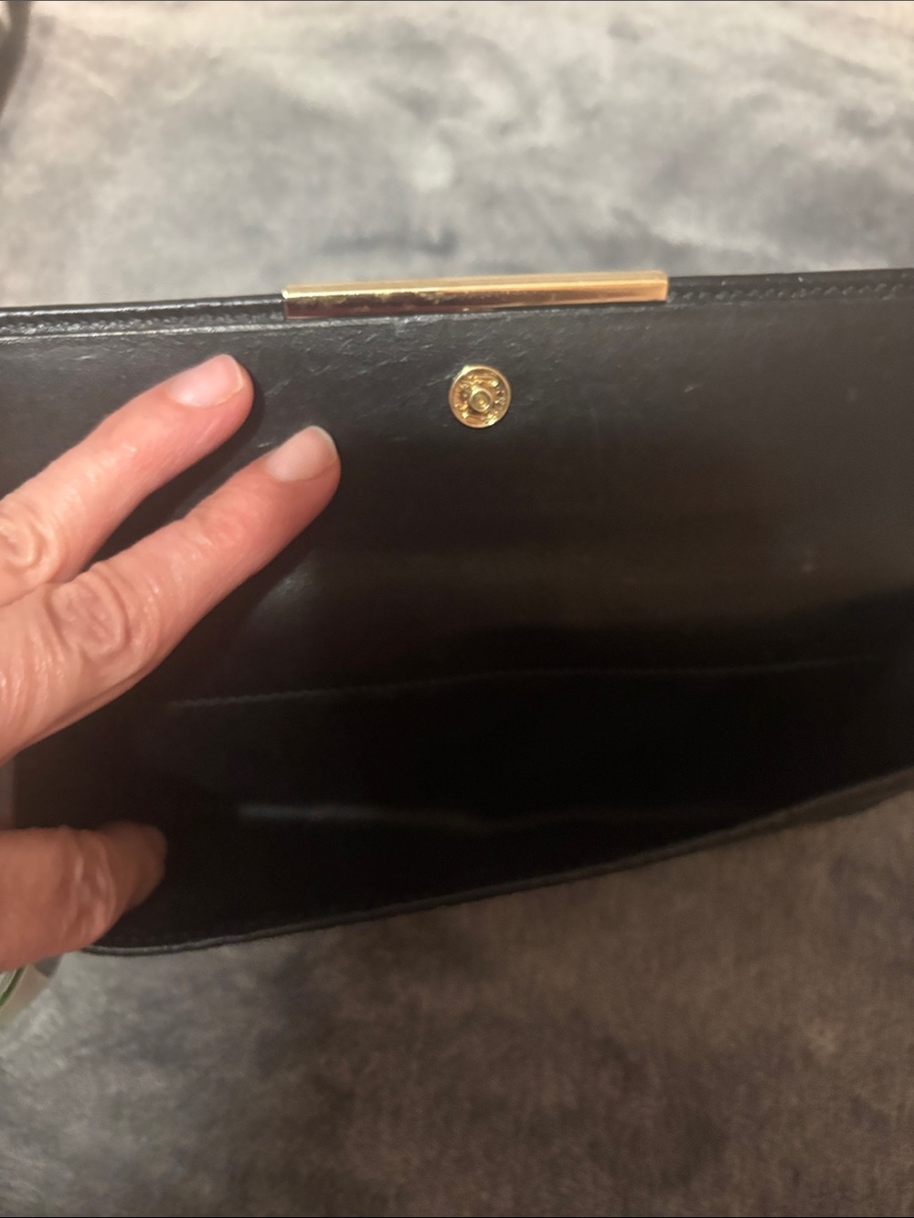 Gucci Black Embossed Leather Continental Wallet with Gold Plaque - Picture 10 of 17